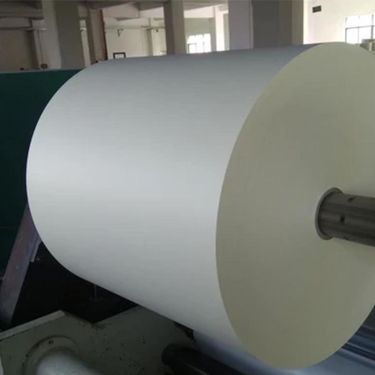 C1S FBB Ivory Board Roll